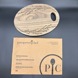 New Pampered Chef Ash Wood Serving Board 1481 Oval‎ Laugh Share Celebrate Carved